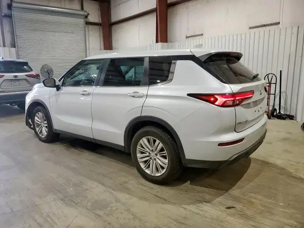 JA4J3TA82PZ022342 2023 MITSUBISHI OUTLANDER - Image 2