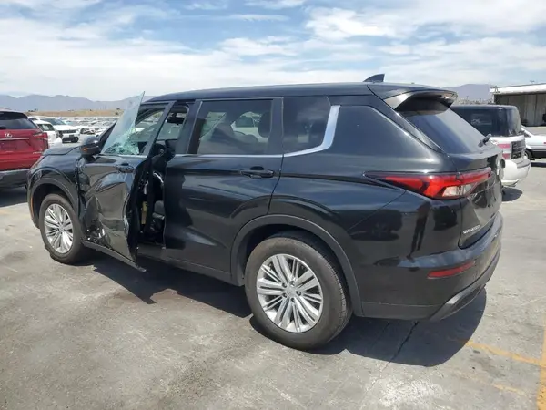 JA4J3TA83NZ015641 2022 MITSUBISHI OUTLANDER - Image 2