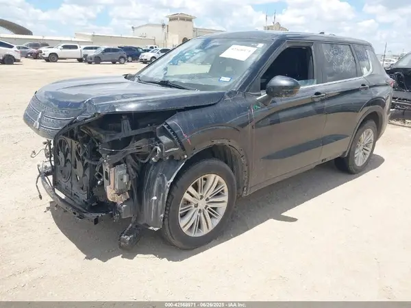 JA4J3TA84NZ015969 2022 MITSUBISHI OUTLANDER - Image 2
