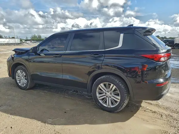 JA4J3TA85PZ029592 2023 MITSUBISHI OUTLANDER - Image 2