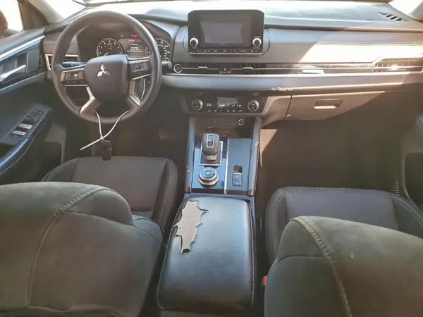 JA4J3TA85PZ029592 2023 MITSUBISHI OUTLANDER - Image 8