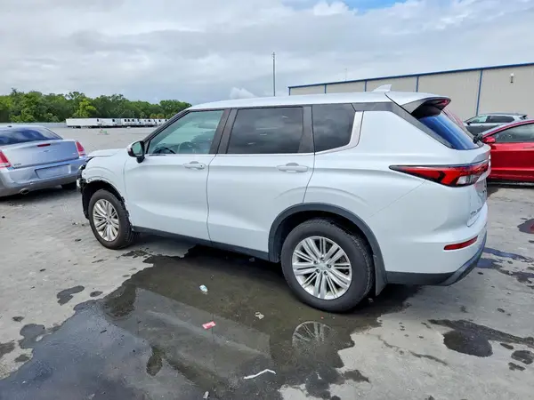 JA4J3TA86NZ049735 2022 MITSUBISHI OUTLANDER - Image 2