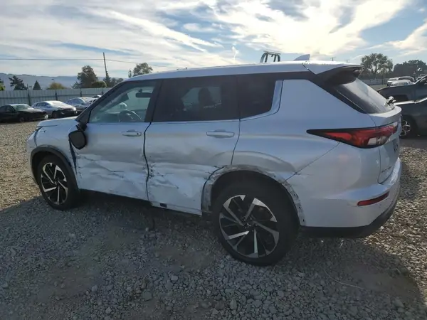 JA4J3TA86NZ086641 2022 MITSUBISHI OUTLANDER - Image 2