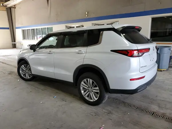JA4J3TA88PZ014682 2023 MITSUBISHI OUTLANDER - Image 2