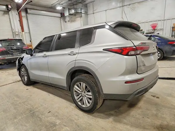 JA4J3TA89NZ014901 2022 MITSUBISHI OUTLANDER - Image 2