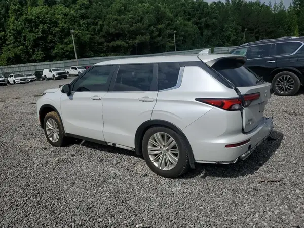 JA4J3TA89PZ015419 2023 MITSUBISHI OUTLANDER - Image 2