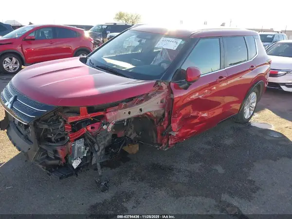 JA4J3TA8XPZ027756 2023 MITSUBISHI OUTLANDER - Image 2