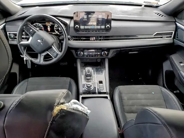 JA4J3UA80PZ031112 2023 MITSUBISHI OUTLANDER - Image 8