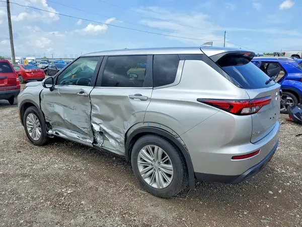 JA4J3UA80RZ002857 2024 MITSUBISHI OUTLANDER - Image 2