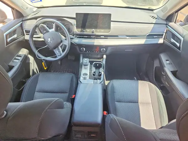 JA4J3UA80SZ055421 2025 MITSUBISHI OUTLANDER - Image 8