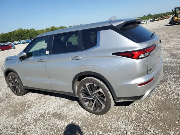 JA4J3UA81NZ022559 2022 MITSUBISHI OUTLANDER - Image 2