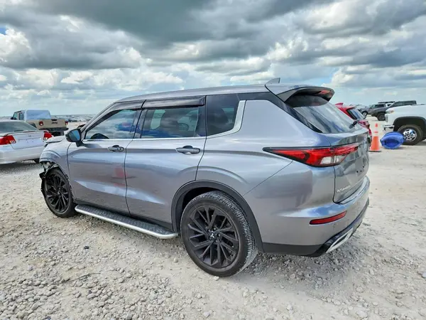 JA4J3UA81NZ075570 2022 MITSUBISHI OUTLANDER - Image 2