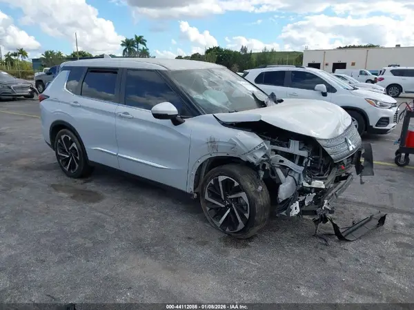JA4J3UA81NZ092501 2022 MITSUBISHI OUTLANDER - Image 1