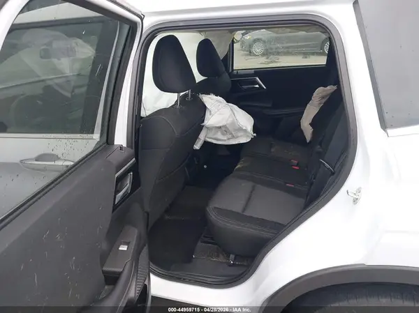JA4J3UA81RZ089331 2024 MITSUBISHI OUTLANDER - Image 8