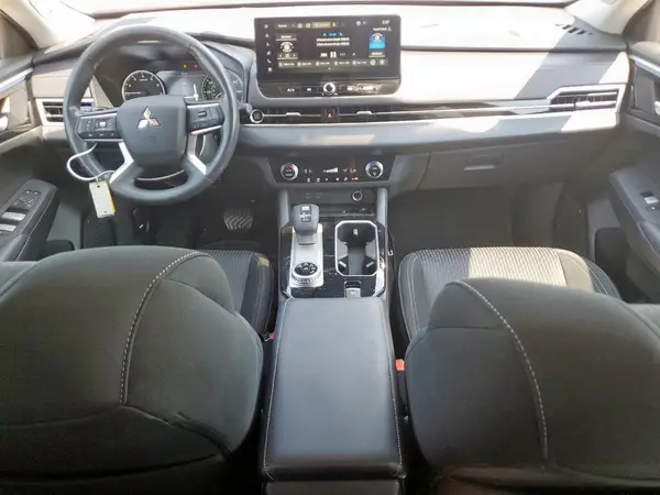 JA4J3UA81SZ022816 2025 MITSUBISHI OUTLANDER - Image 8