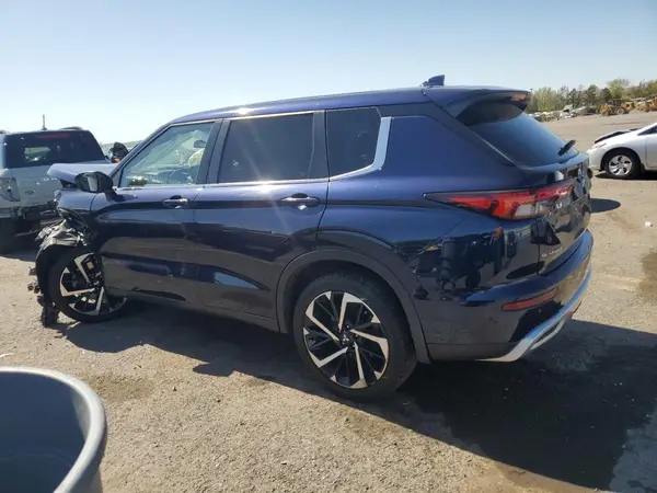 JA4J3UA82NZ008962 2022 MITSUBISHI OUTLANDER - Image 2
