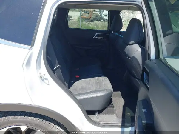 JA4J3UA82NZ037930 2022 MITSUBISHI OUTLANDER - Image 8