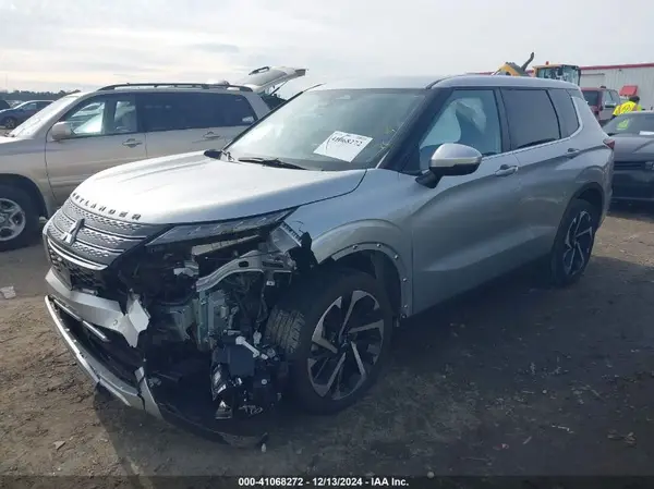 JA4J3UA82NZ045560 2022 MITSUBISHI OUTLANDER - Image 2