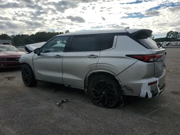 JA4J3UA82NZ078039 2022 MITSUBISHI OUTLANDER - Image 2