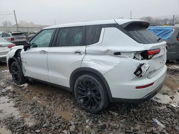 JA4J3UA82NZ089347 2022 MITSUBISHI OUTLANDER - Image 2
