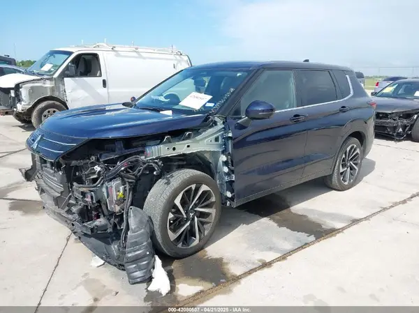 JA4J3UA82NZ089574 2022 MITSUBISHI OUTLANDER - Image 2