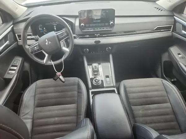 JA4J3UA82PZ056688 2023 MITSUBISHI OUTLANDER - Image 8