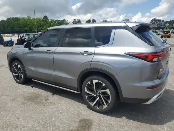 JA4J3UA82PZ058960 2023 MITSUBISHI OUTLANDER - Image 2
