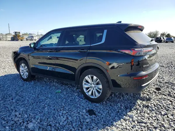 JA4J3UA82SZ031654 2025 MITSUBISHI OUTLANDER - Image 2