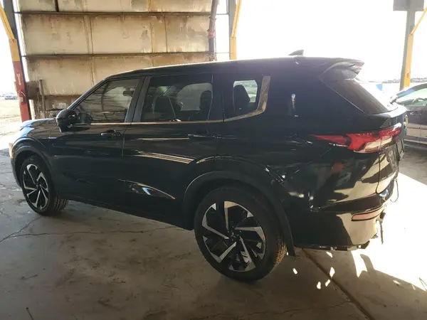 JA4J3UA83NZ028492 2022 MITSUBISHI OUTLANDER - Image 2
