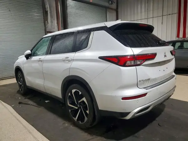 JA4J3UA83PZ011162 2023 MITSUBISHI OUTLANDER - Image 2