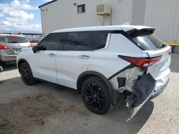 JA4J3UA83PZ019018 2023 MITSUBISHI OUTLANDER - Image 2
