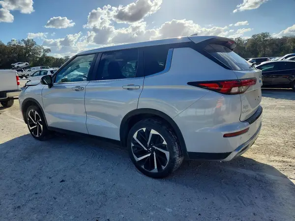 JA4J3UA83PZ025434 2023 MITSUBISHI OUTLANDER - Image 2