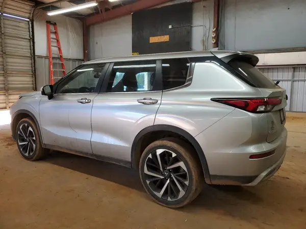 JA4J3UA83PZ056165 2023 MITSUBISHI OUTLANDER - Image 2