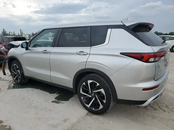JA4J3UA83PZ058644 2023 MITSUBISHI OUTLANDER - Image 2