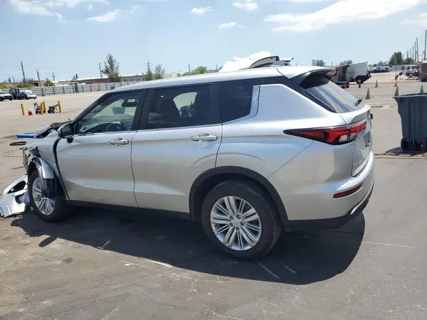 JA4J3UA83RZ029387 2024 MITSUBISHI OUTLANDER - Image 2