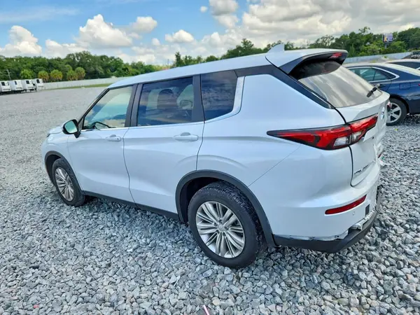 JA4J3UA83RZ029485 2024 MITSUBISHI OUTLANDER - Image 2