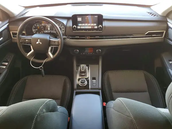 JA4J3UA83RZ063748 2024 MITSUBISHI OUTLANDER - Image 8