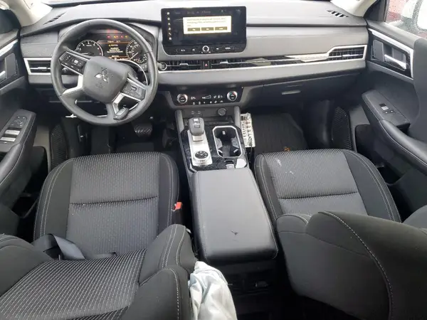 JA4J3UA83SZ018525 2025 MITSUBISHI OUTLANDER - Image 8