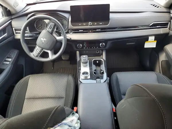 JA4J3UA83SZ024552 2025 MITSUBISHI OUTLANDER - Image 8