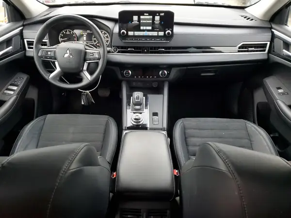 JA4J3UA84PZ007749 2023 MITSUBISHI OUTLANDER - Image 8