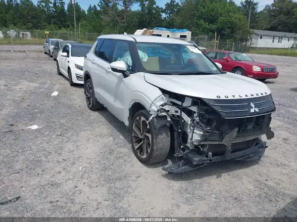 JA4J3UA84PZ014135 2023 MITSUBISHI OUTLANDER - Image 1