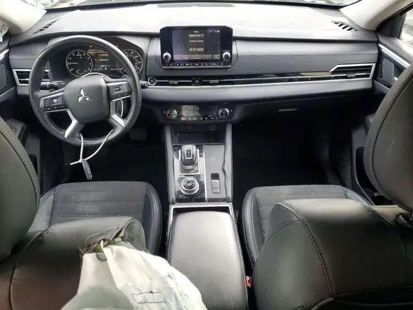 JA4J3UA84PZ024681 2023 MITSUBISHI OUTLANDER - Image 8