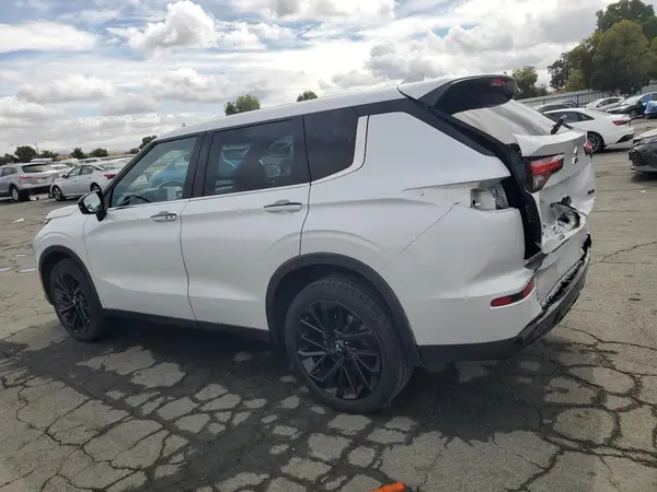 JA4J3UA84PZ034708 2023 MITSUBISHI OUTLANDER - Image 2
