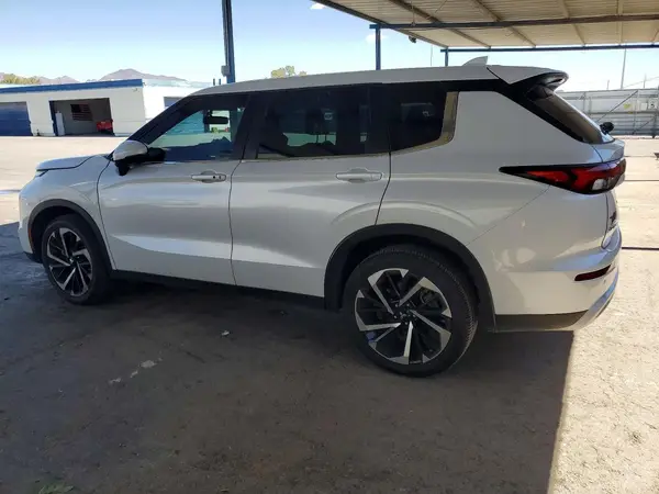 JA4J3UA84PZ038550 2023 MITSUBISHI OUTLANDER - Image 2