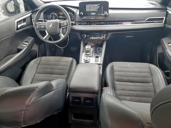 JA4J3UA84PZ041173 2023 MITSUBISHI OUTLANDER - Image 8