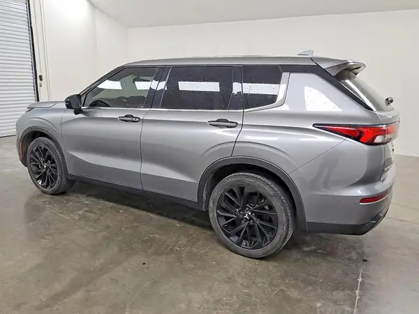 JA4J3UA84PZ043344 2023 MITSUBISHI OUTLANDER - Image 2