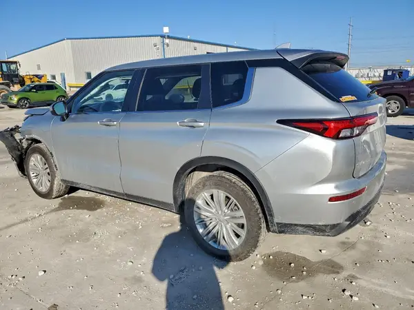 JA4J3UA84RZ033402 2024 MITSUBISHI OUTLANDER - Image 2