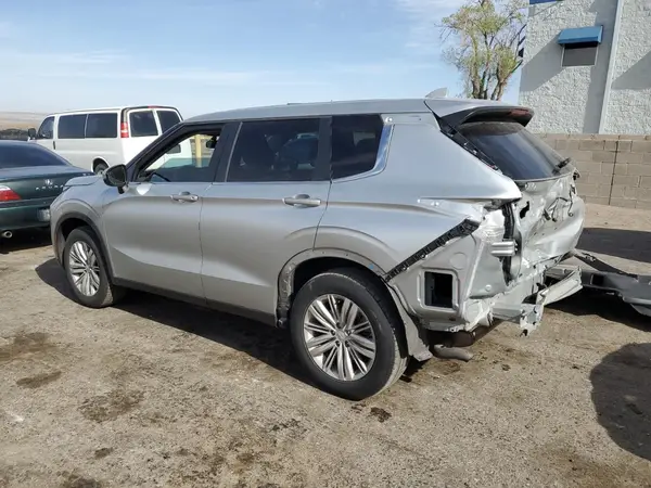 JA4J3UA84RZ056047 2024 MITSUBISHI OUTLANDER - Image 2