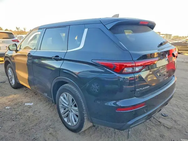 JA4J3UA84RZ082535 2024 MITSUBISHI OUTLANDER - Image 2