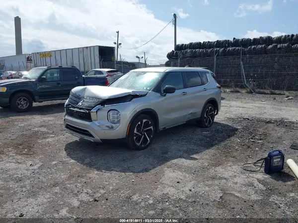 JA4J3UA85NZ072932 2022 MITSUBISHI OUTLANDER - Image 2